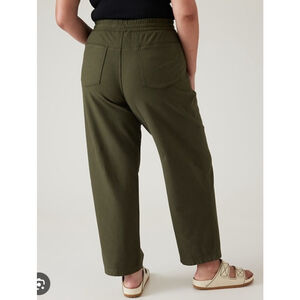 Women's Athleta Farallon Olive Green Ankle & Cropped Pants Large Tall